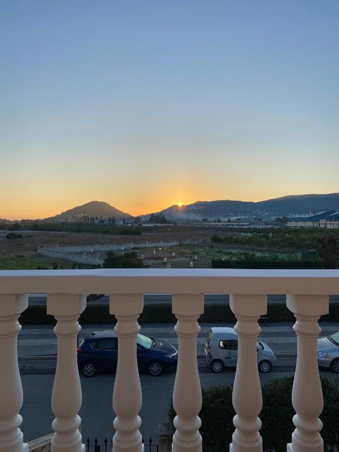 Comfortable Guest Room With Balcony Beniarjo Exterior photo